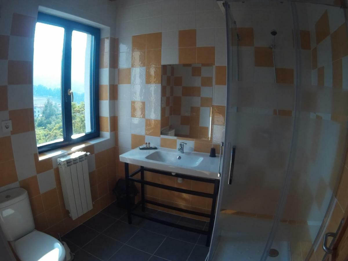Castro Urdiales - La Vieja Estacion - Cerca De Bilbao Guest House Luaran gambar