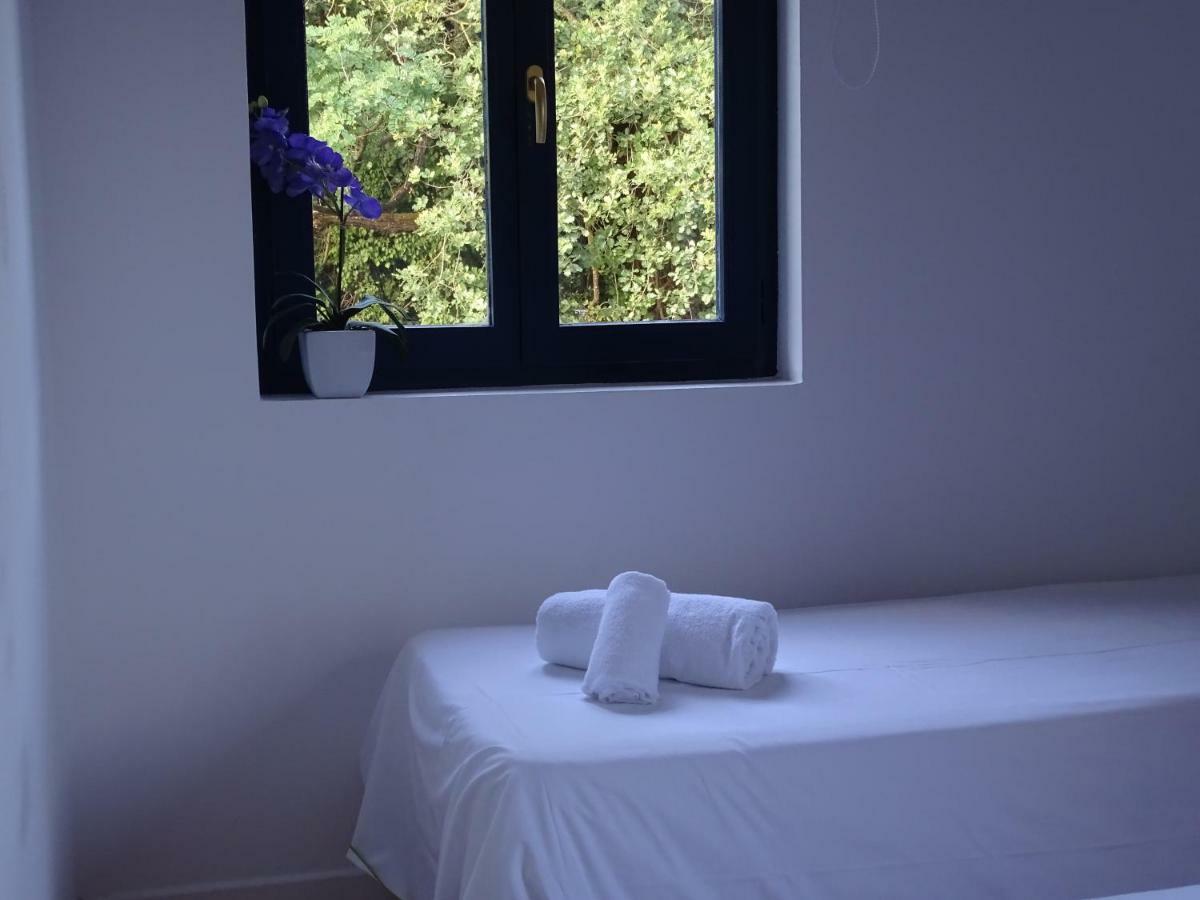 Castro Urdiales - La Vieja Estacion - Cerca De Bilbao Guest House Luaran gambar