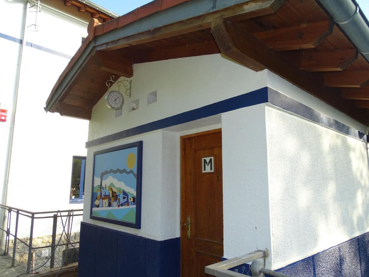 Castro Urdiales - La Vieja Estacion - Cerca De Bilbao Guest House Luaran gambar